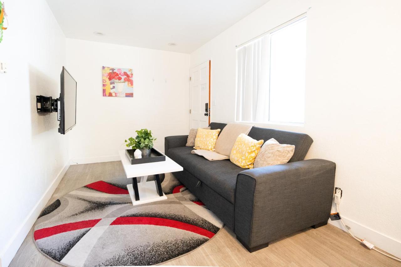 Cozy Small 2 Bedroom In Koreatown/Hollywood Los Angeles Exterior photo
